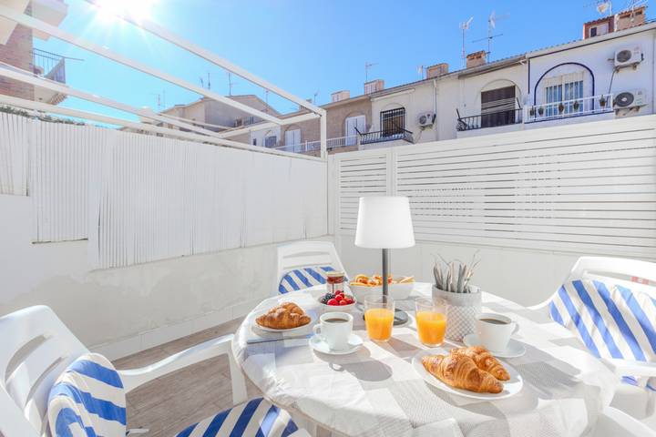Bungalow para 4 personas, con terraza en Santa Pola