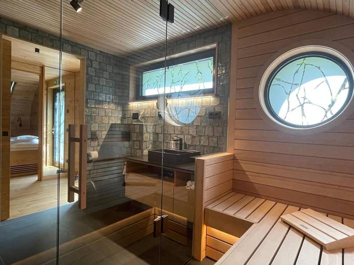 Chalet für 4 Personen, mit Balkon und Sauna sowie Ausblick