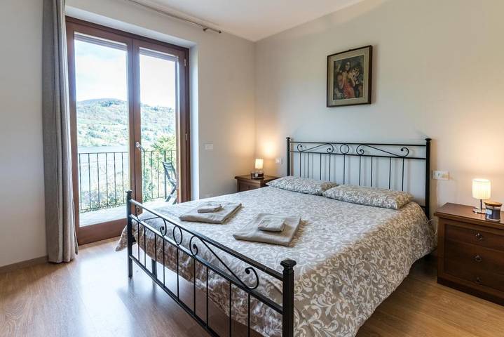 Gîte pour 2 personnes, avec jardin ainsi que vue sur le lac et vue, animaux acceptés à Orta San Giulio - 4