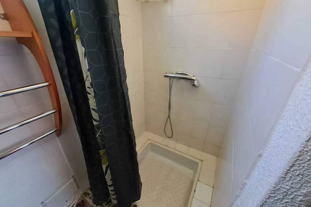 Apartamento entero, Homerez - Encantador Estudio en Treignac con Terraza de 22 m² in Treignac, Región de Tulle