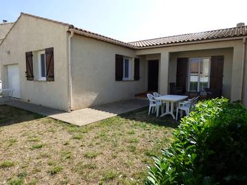 Cottage pour 2 personnes, avec jardin et piscine à Abeilhan