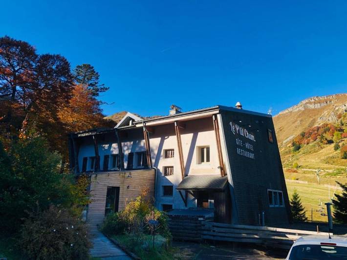 Hôtel pour 4 personnes, avec Terrasse ainsi que Jardin et Vue