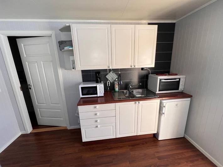 Ferienwohnung für 2 Personen, mit Terrasse und Garten in Leknes - 2