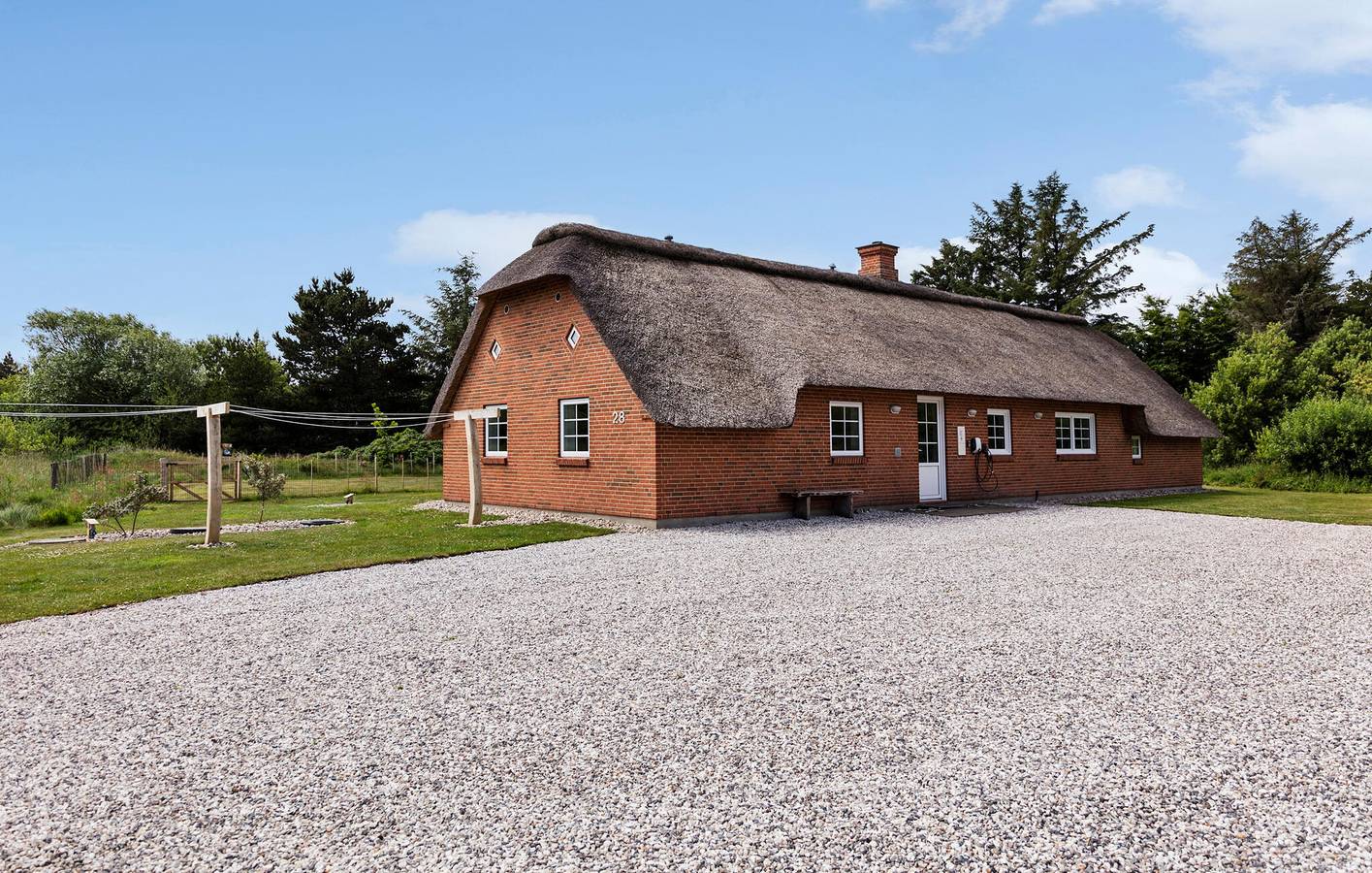 Feriehus for 14 personer med badebasseng in Fjand, Nissumfjorden