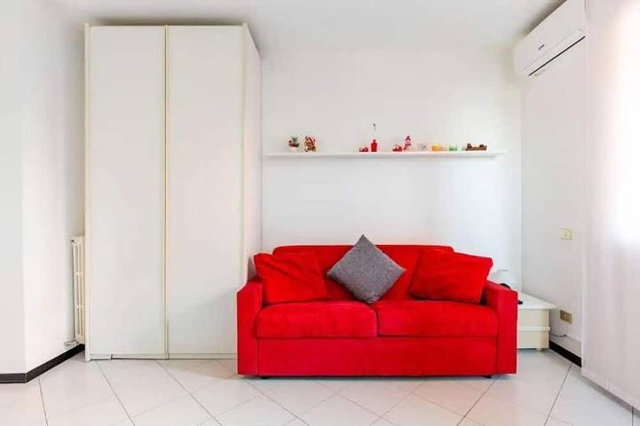 Ganze Wohnung, Self check-in 24h | Free parking | Malpensa Mxp | Direct train to Rho Fiera in Gallarate, Varese Provinz