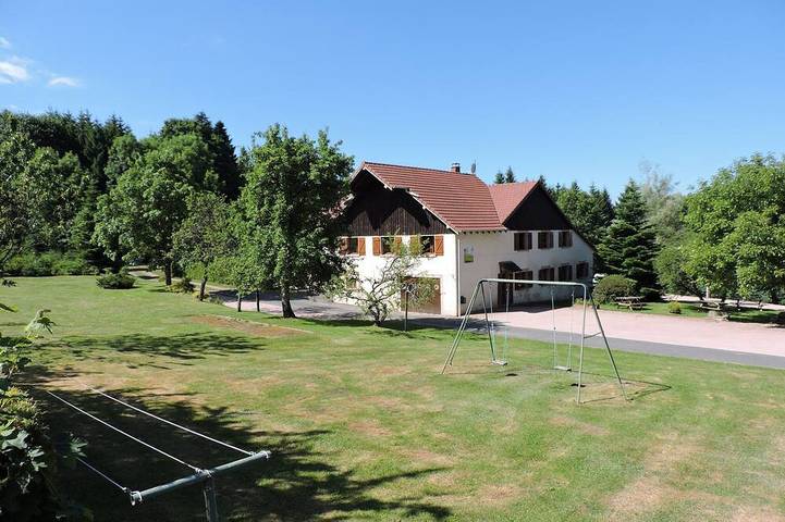 Gîte pour 6 personnes, avec Jardin à Arrentès-de-Corcieux