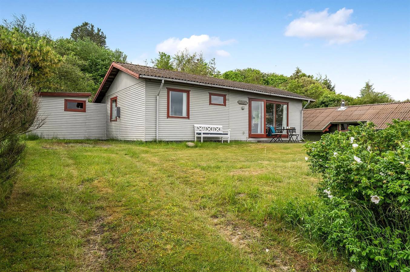 Pet friendly home in Glesborg with house sea view in Bønnerup Strand, Glesborg