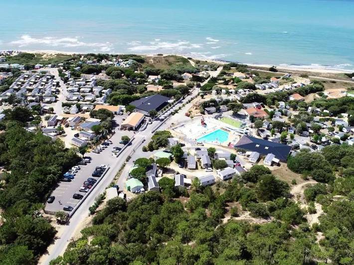 Camping pour 4 personnes, avec Terrasse ainsi que Bassin pour enfant et Sauna à Saint-Georges-d'Oléron