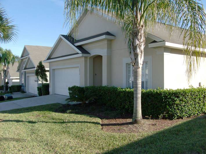 5 Bedroom Executive Home - Private Pool and Spa in ChampionsGate, Four Corners