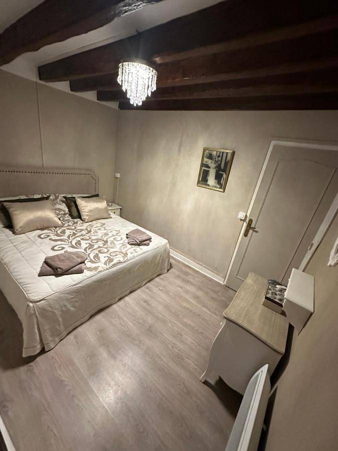 Location de vacances pour 7 personnes, avec Jacuzzi ainsi que Jardin et Vue à Bléneau