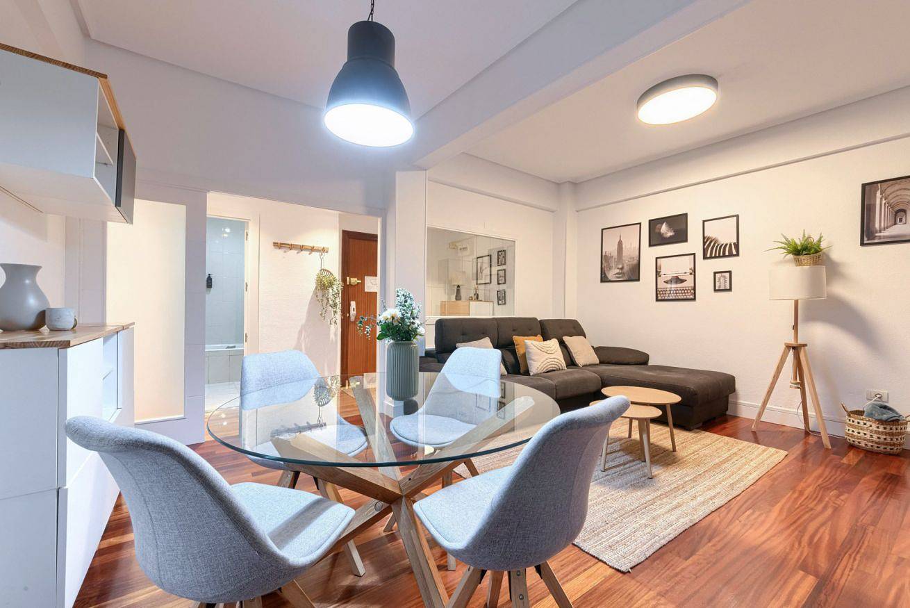 Hel lejlighed, Vt Recien renovado en Zabalburo  in Bilbao, Vizcaya