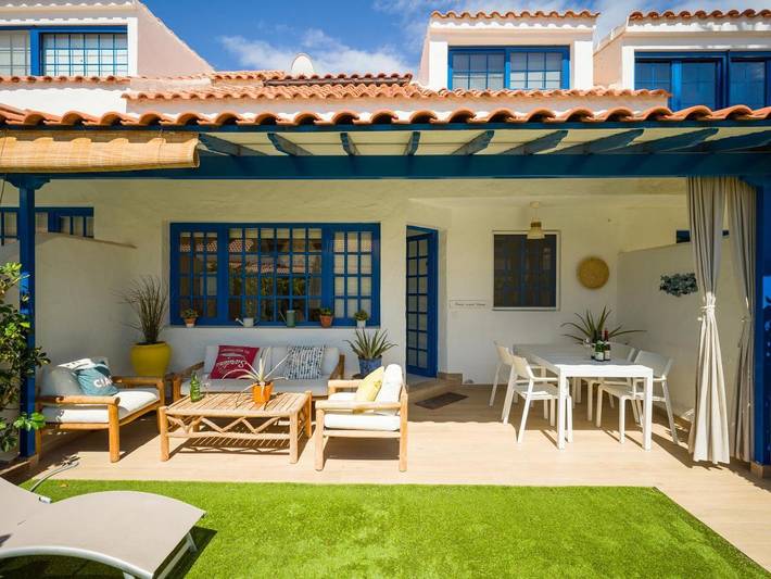 Ferienhaus für 6 Personen, mit Terrasse und Ausblick sowie Pool und Garten - 1