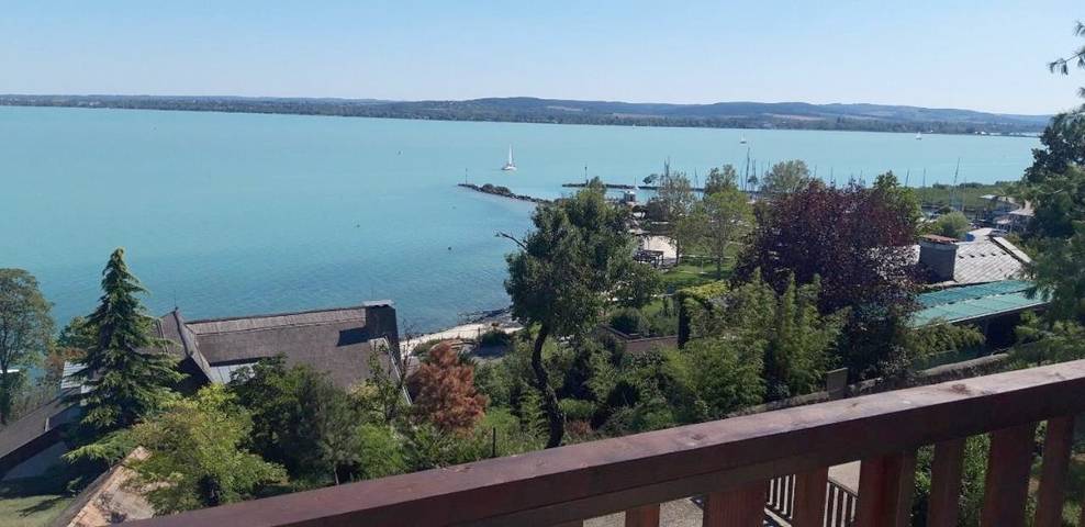 Gîte pour 4 personnes, avec piscine et sauna ainsi que jardin et jacuzzi à Tihany - 2