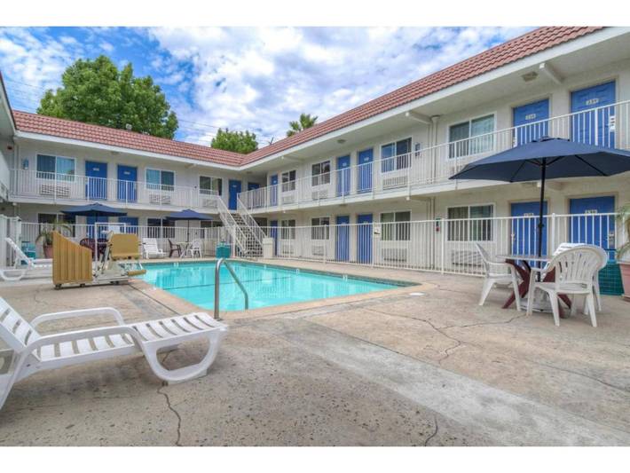Apartamento entero, Cómodas 2 camas tamaño queen | Mini refrigerador in Costa Mesa, Condado de Orange