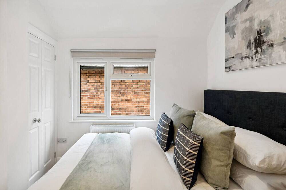 The Guildford Manor | Free Parking | 6 Beds in Guildford, Surrey