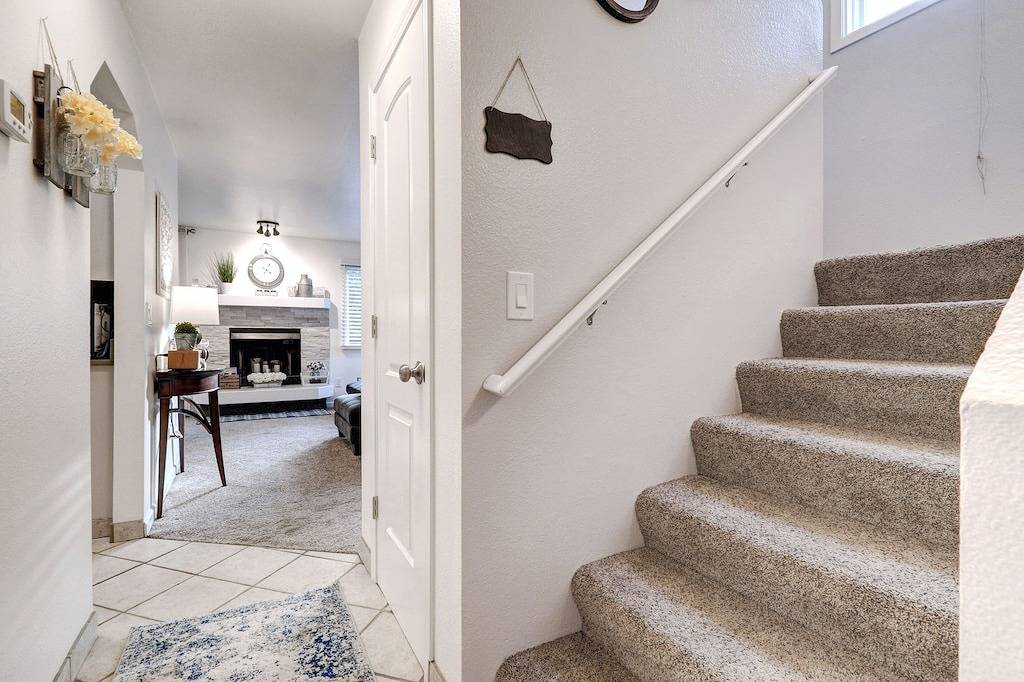 Neu! Makelloser Rückzugsort am Rande von Anchorage und in der Nähe von Wanderwegen und Zoo in Anchorage, Alaska