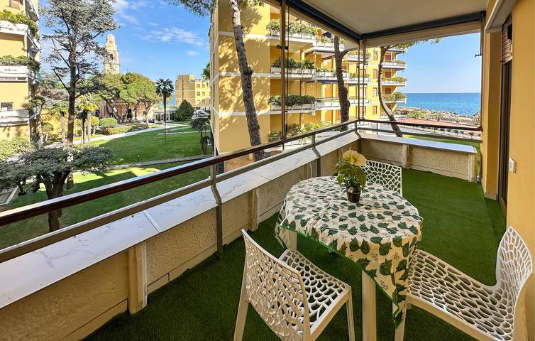 Gîte pour 6 personnes, avec terrasse et piscine, animaux acceptés à San Lorenzo al Mare - 2