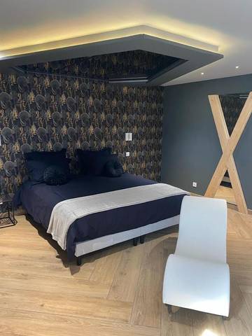 Gîte pour 2 personnes, avec terrasse ainsi que jardin et vue à La Riche