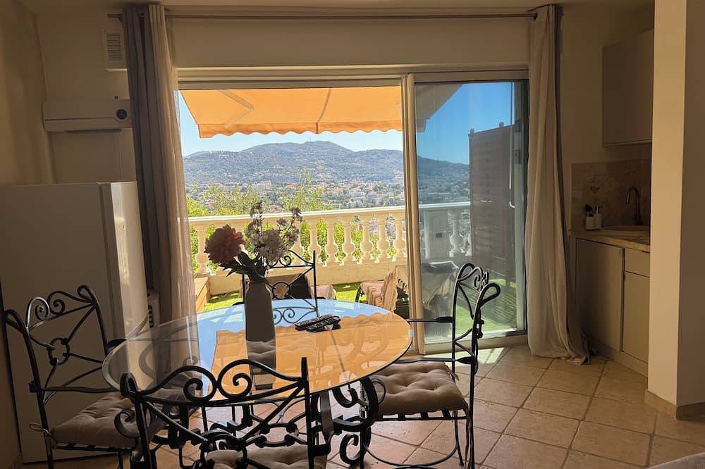 Villa baie des anges in Nizza, Mittelmeerküste (Frankreich)