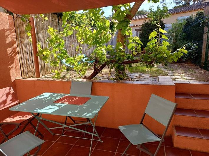 Location de vacances pour 4 personnes, avec Terrasse et Jardin dans Porquerolles