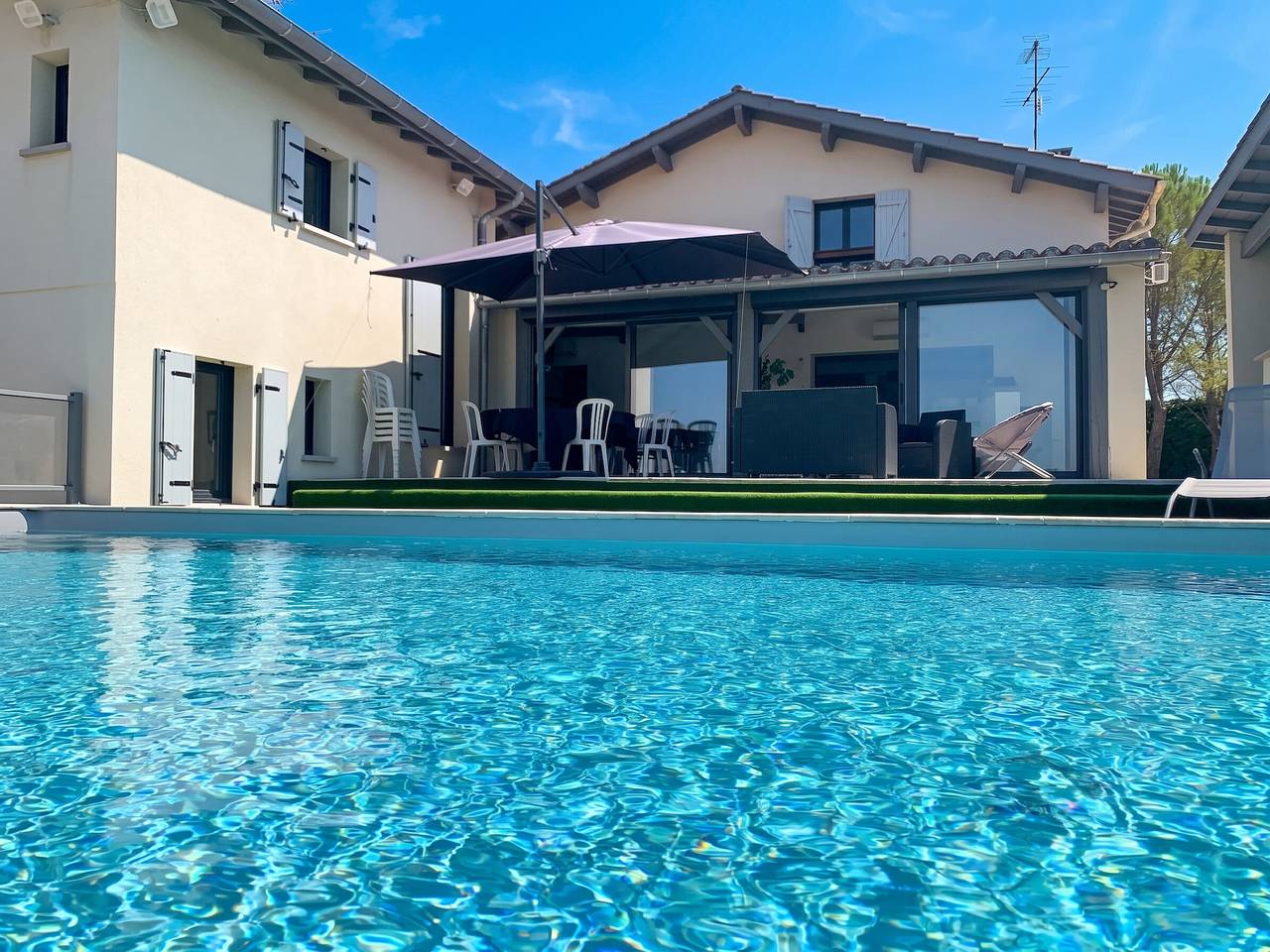 Spacieuse villa avec piscine privée à Aujols in Aujols, Quercy