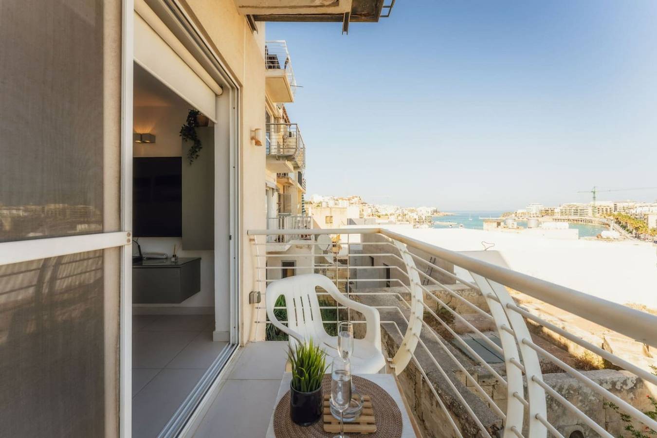 Appartement entier, Modern Apt in Marsaskala | Near Seafront & Beaches in Marsaskala, Île de Malte