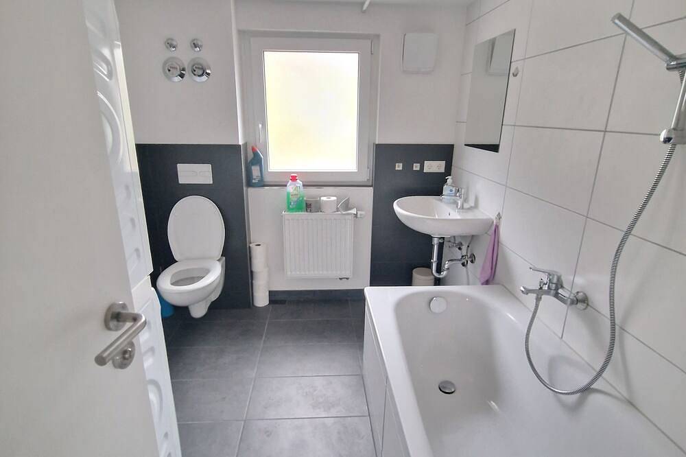 Ganze Wohnung, Gemütliche Gästezimmer in moderner, renovierter Wohnung in Schwäbisch Gmünd, Erlebnisregion Ostalb region