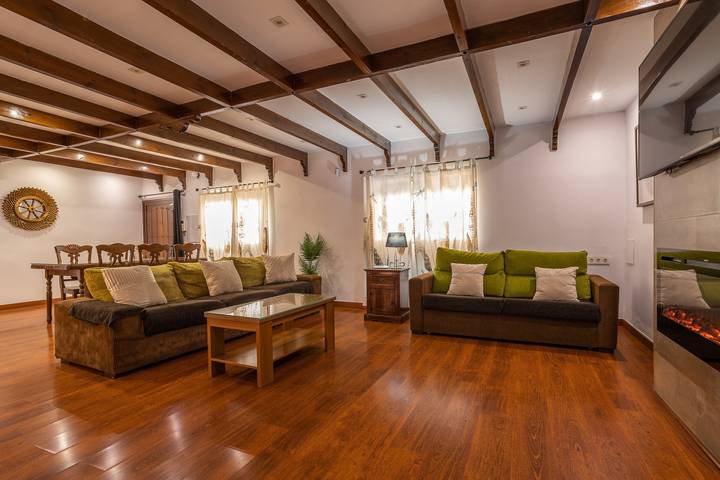 Location de vacances pour 9 personnes, avec jacuzzi ainsi que jardin et bassin pour enfant, animaux acceptés à Motril - 4