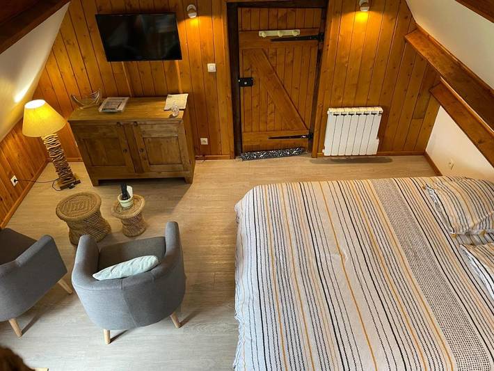 Location de vacances pour 2 personnes, avec terrasse ainsi que vue et jardin à Genneville - 3