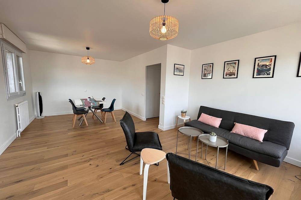 Appartement entier, 12th floor newly renovated modern apartment in Chambéry, Région de Chambéry