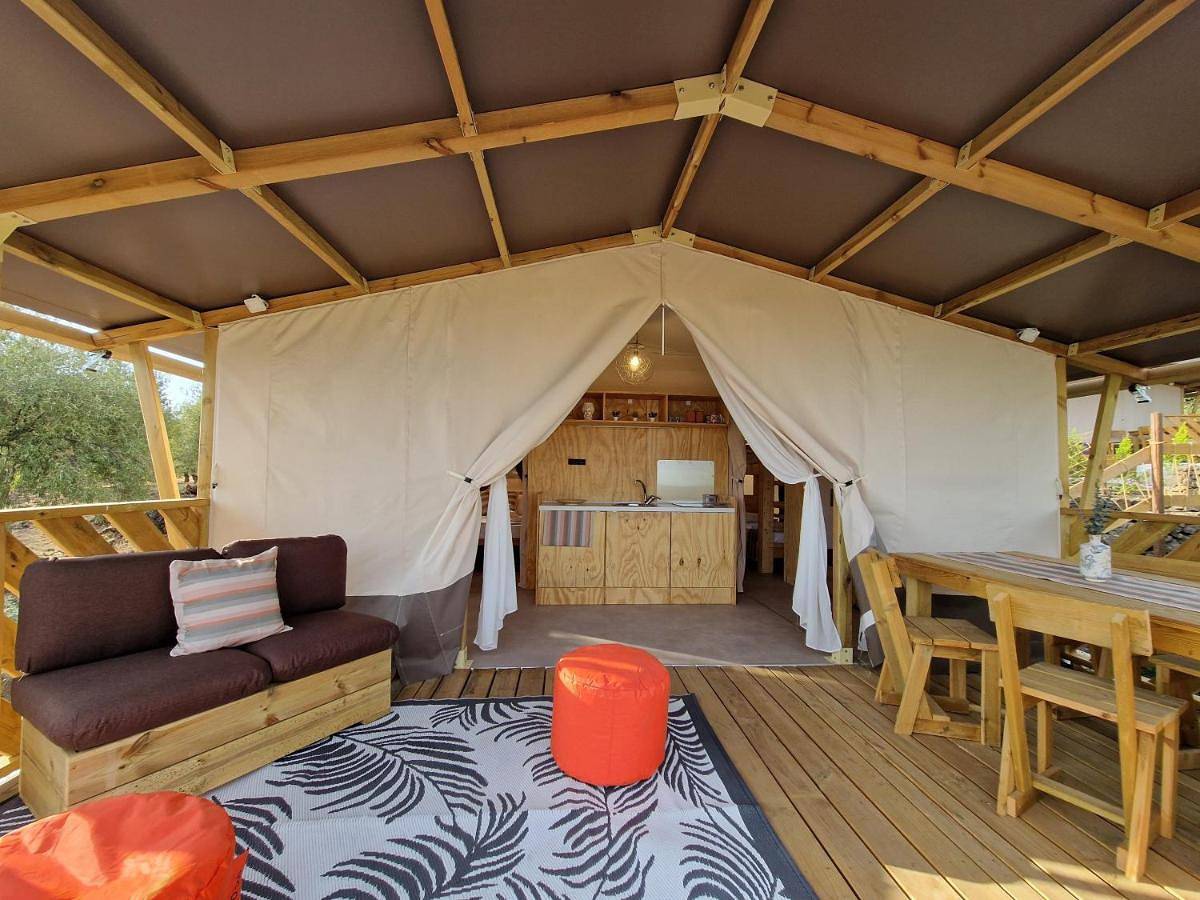 Tent in Belpasso, Etna
