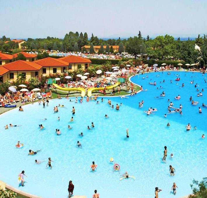 Ferienwohnung für 4 Personen, mit Balkon und Terrasse sowie Garten und Pool in Peschiera del Garda - 3
