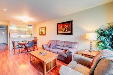 Gîte pour 4 personnes, avec jacuzzi ainsi que piscine et balcon à Chelan