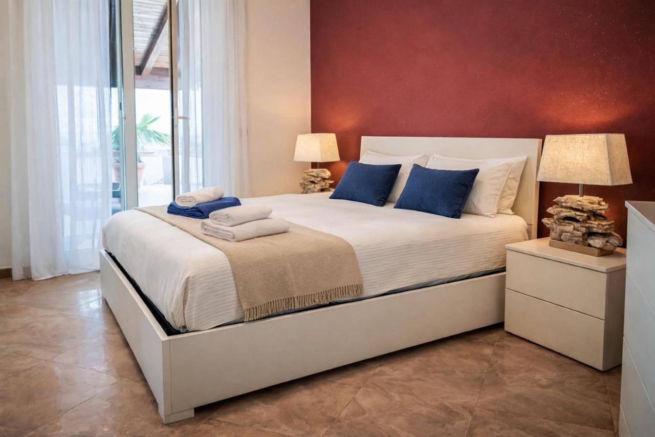 Sicily Mistral Marinello Villa fronte mare con accesso diretto in Patti, Province de Messina