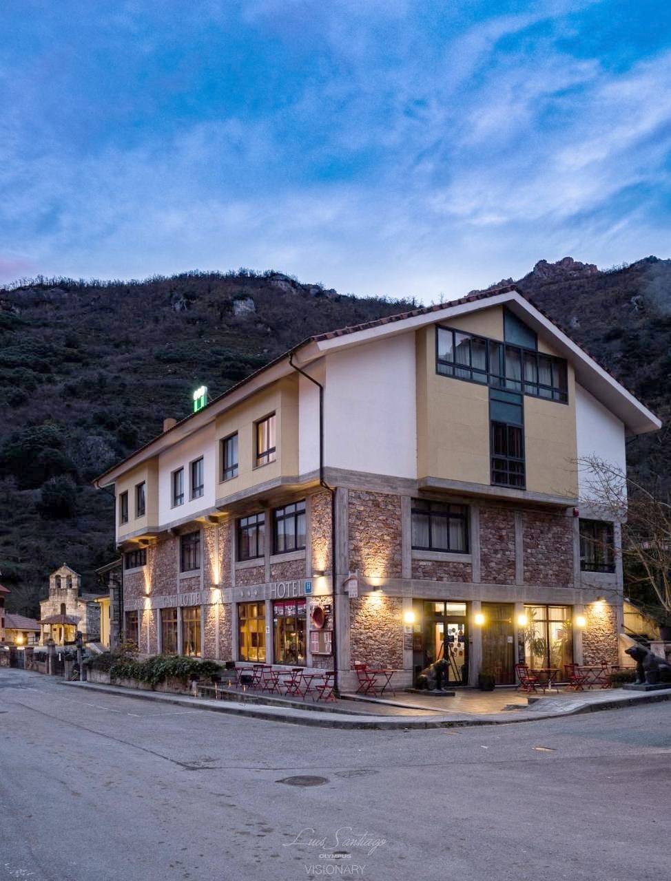 Hotel Castillo del Alba in Pola de Somiedo, Somiedo