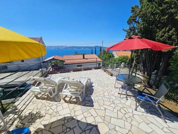 Ferienwohnung für 3 Personen, mit Garten und Terrasse sowie Ausblick, mit Haustier in Novi Vinodolski