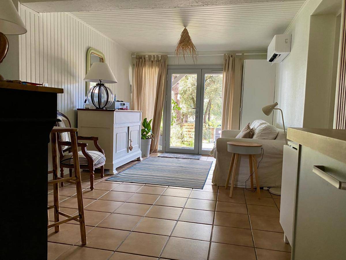 Double Room with Pool View in Soulac-sur-Mer, Région de Lesparre-Médoc