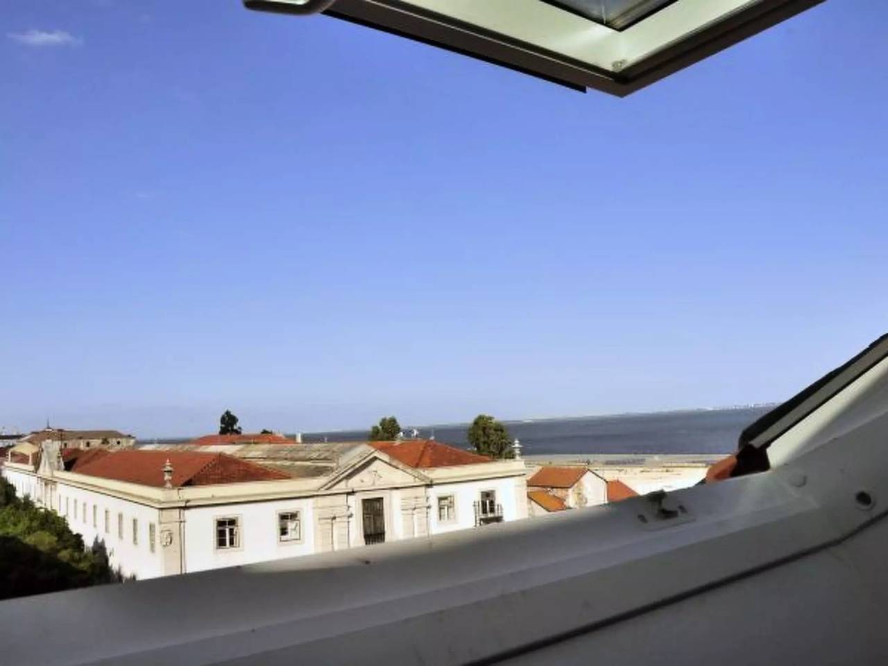 Ganze Wohnung, 1 Ausstellung 3 Personen in Sé, Santa Maria Maior