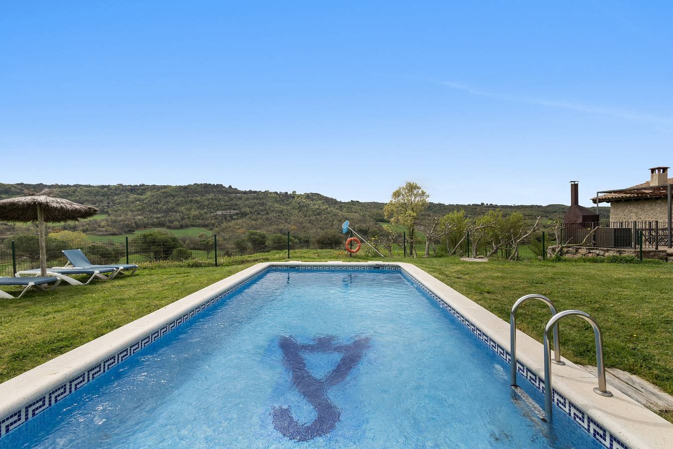 Casa rural 'Casamira' con vistas a la montaña, piscina privada y Wi-Fi in Sagás, Provincia de Barcelona