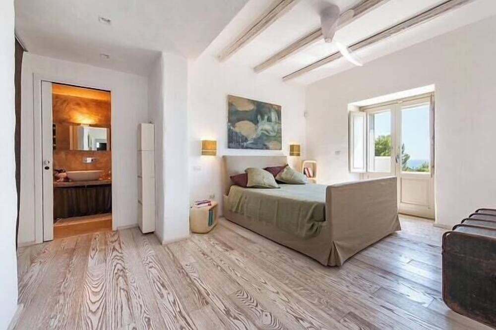 Moderne Villa inmitten jahrhundertealter Olivenbäume in Leuca in Torre Vado, Golf von Tarent