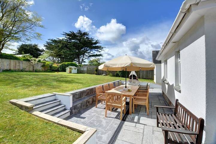 Cottage for 9 people, with garden in Constantine Bay