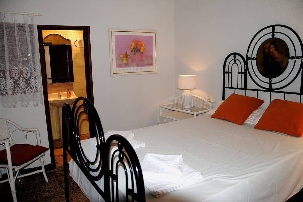 Preciosa casa con jardín y piscina, oasis perfecto para aislarte con los tuyos in Pedreguer, Costa Blanca