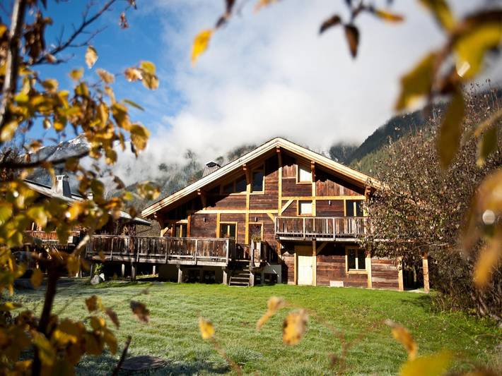 Chalet pour 14 personnes, avec jacuzzi et balcon ainsi que sauna et jardin, adapté aux familles à Chamonix-Mont-Blanc