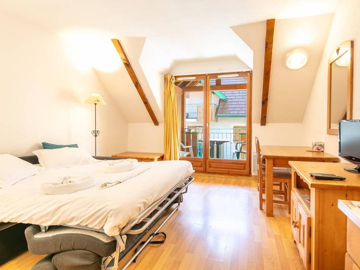 Gîte pour 2 personnes, avec balcon/terrasse ainsi que sauna et piscine, animaux acceptés à Giez - 3