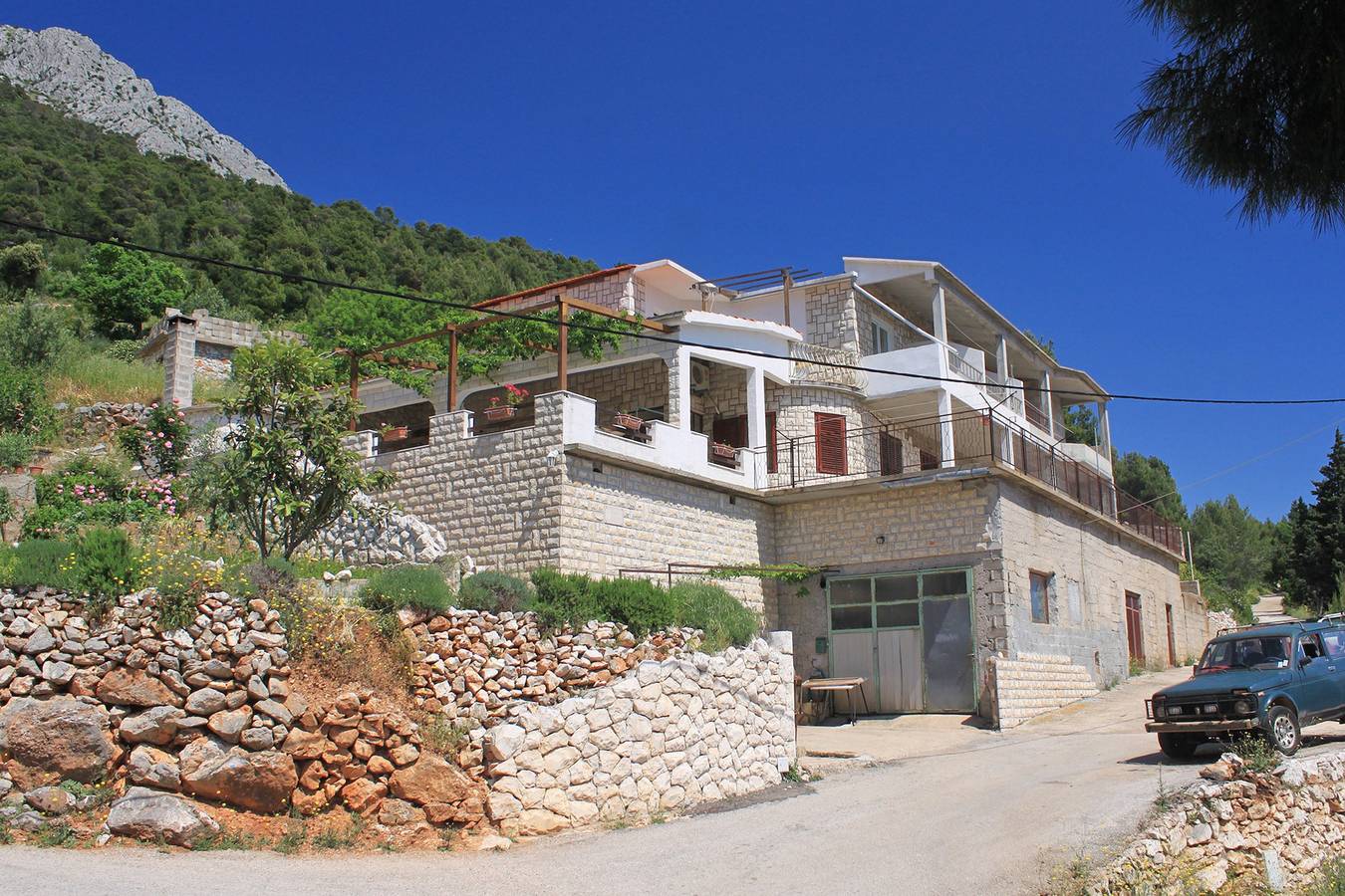 Ganze Wohnung, 2-Zimmer-Ferienwohnung mit Terrasse und Meerblick Sveta Nedilja, Hvar A-8792-a in Sveta Nedjelja, Hvar