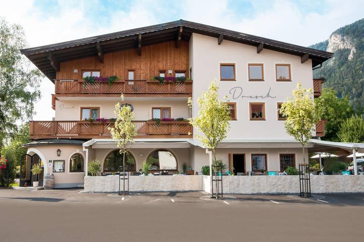 Hôtel pour 3 personnes, avec Balcon ainsi que Terrasse et Jardin à Erl