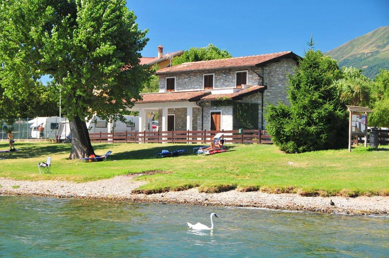 Villa Carolina in Arbosto, Domaso