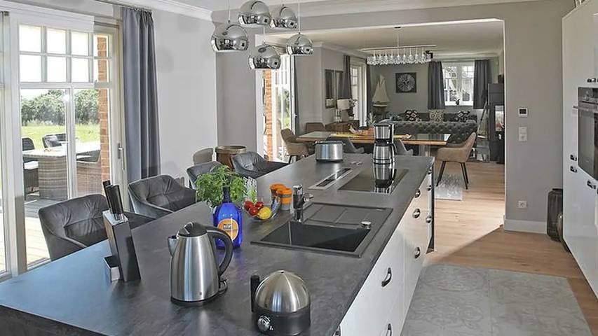 Strandhaus für 6 Personen, mit Terrasse und Sauna sowie Garten in Lobbe - 4