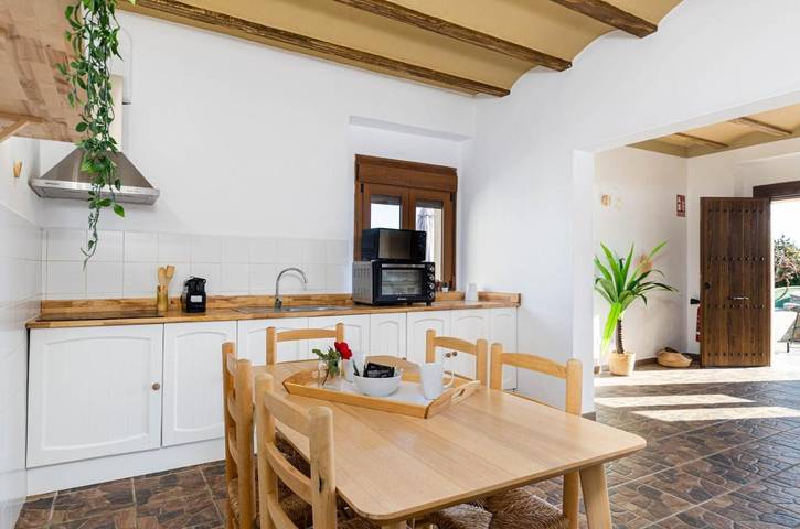 Apartment for 4 people, with Terrace and Garden as well as Pool in Inca