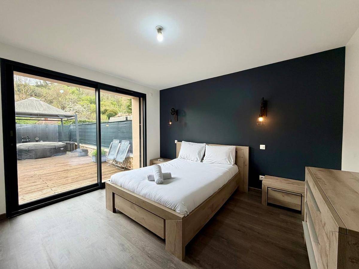 Appartement entier, Parenthèse Détente Avec Jacuzzi & Terrasse 4 Pers in Nivolas-Vermelle, Région de La Tour-du-Pin